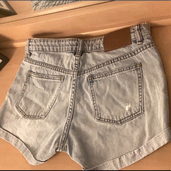 Billabong NWOT ‘Overdrive’ High-waisted Distressed Denim Shorts - Picture 2 of 5